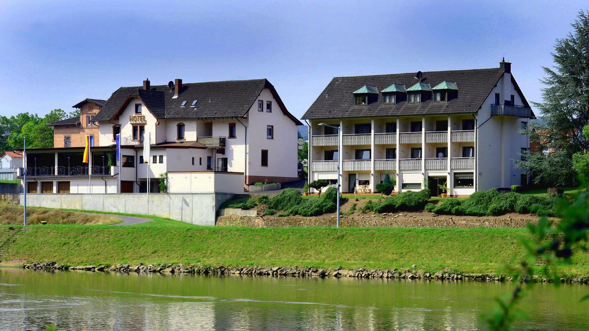 Straubs Schöne Aussicht Hotel Klingenberg am Main